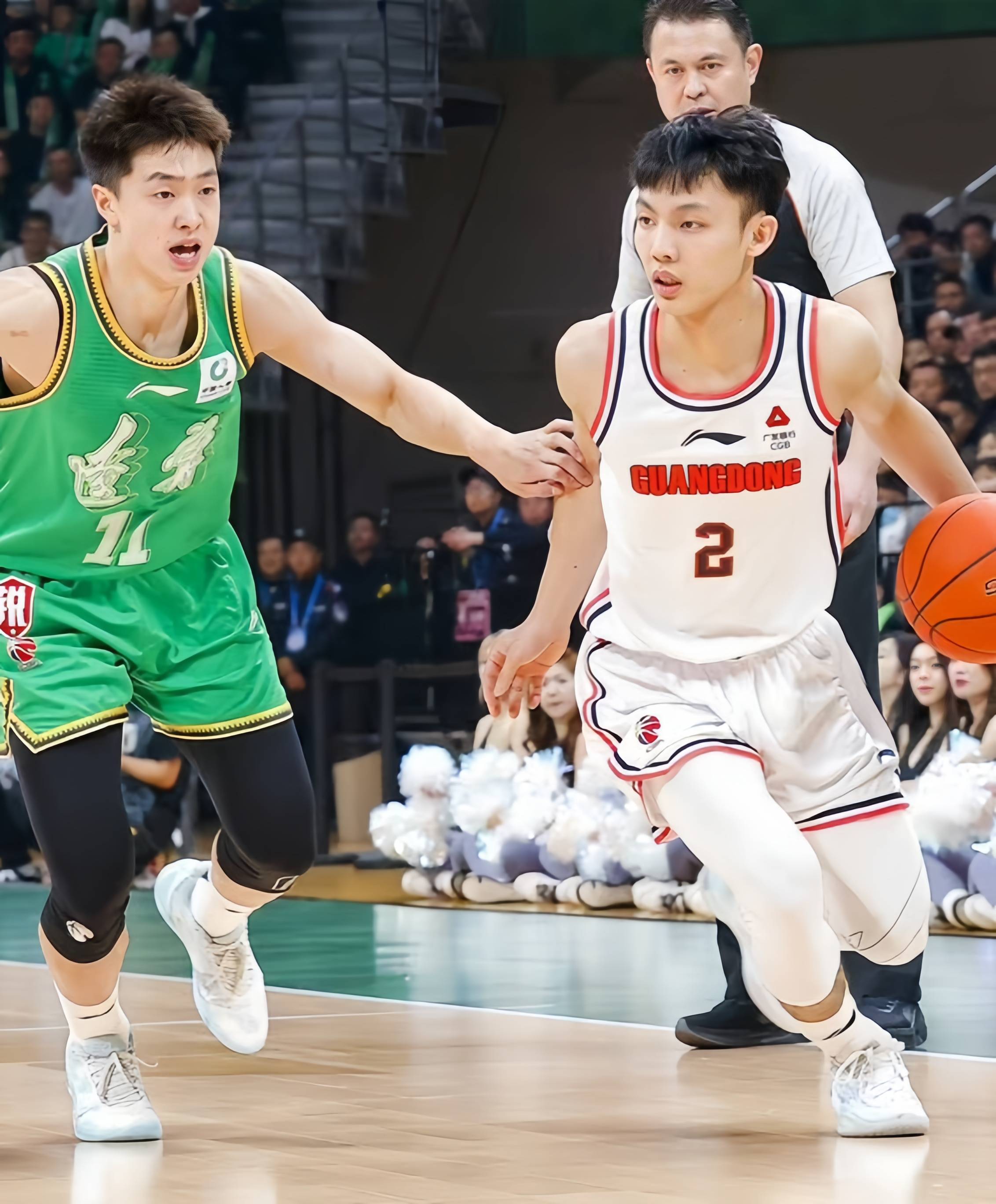 山东男篮大胜辽宁队，成功晋级总决赛