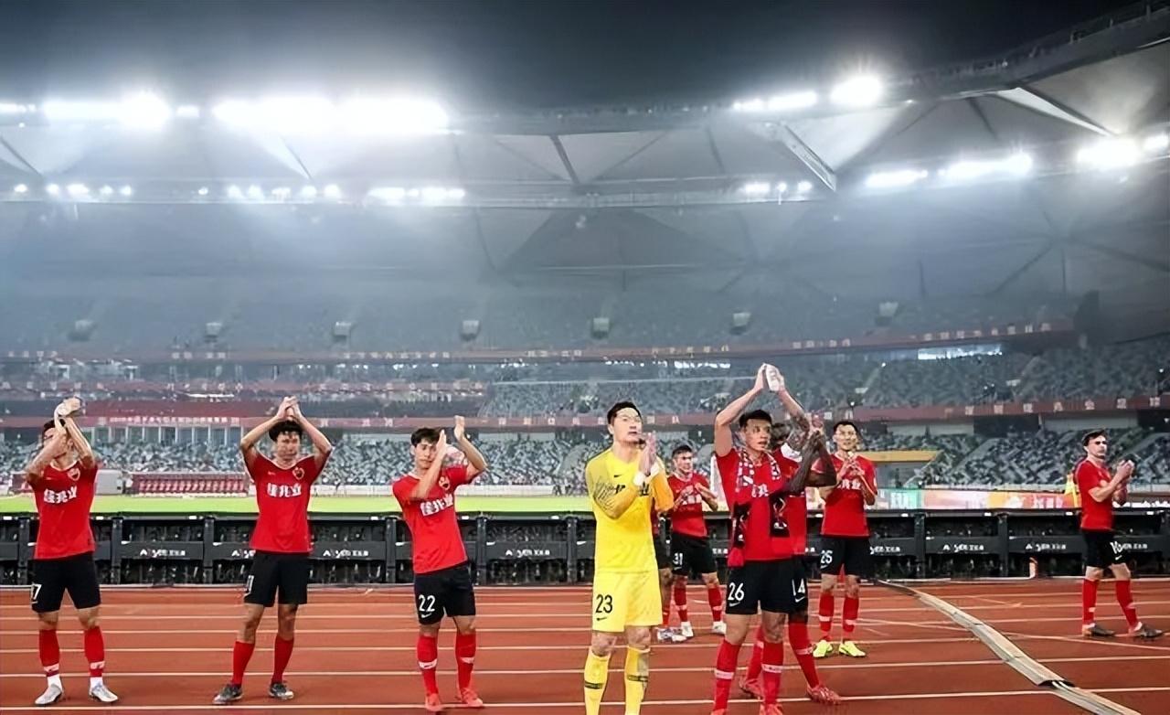 关于青岛黄海客场战平河北华夏幸福，保持不败纪录的信息