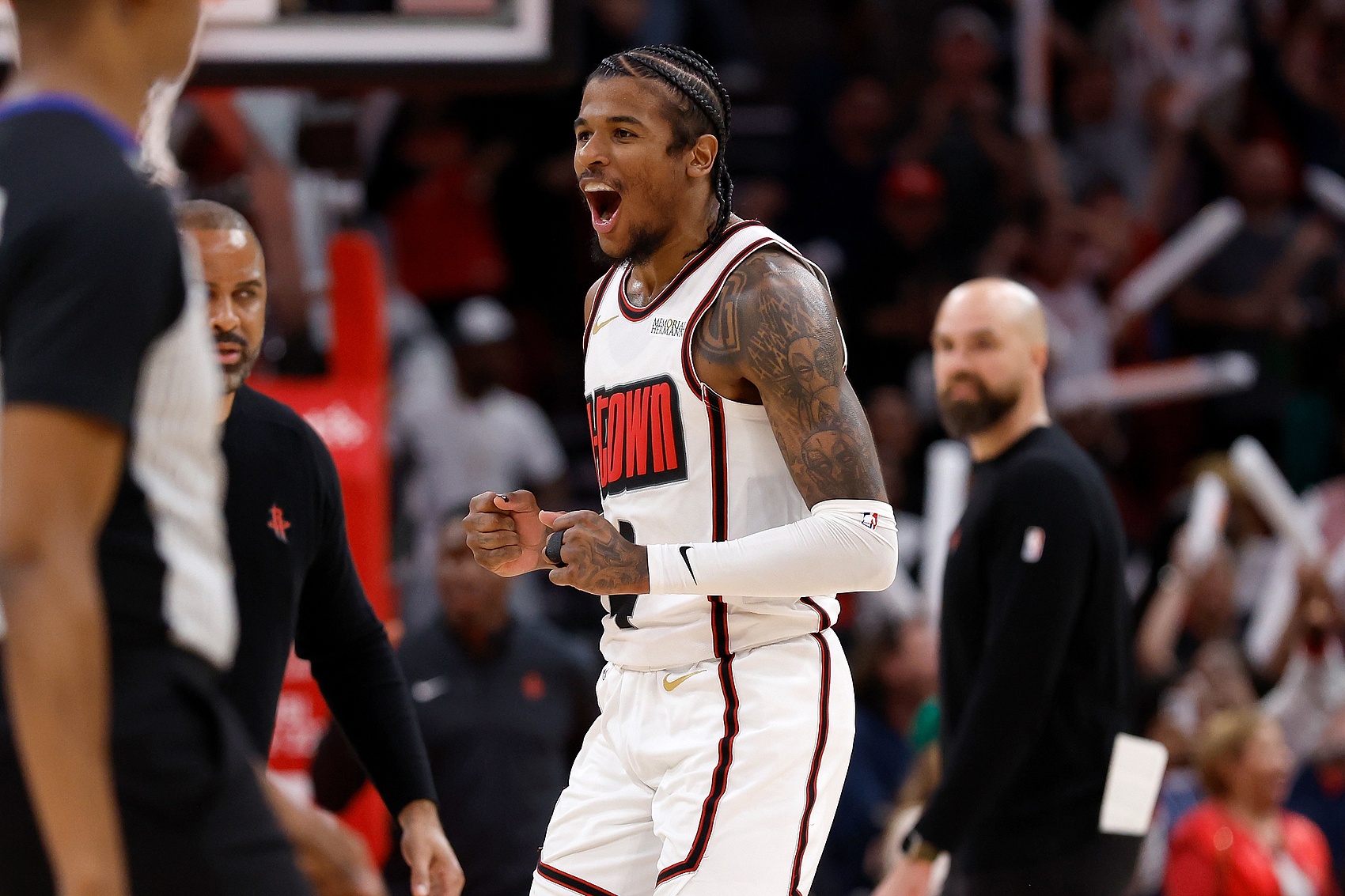 PG电子官网-火箭队外援发挥出色，带领球队逆转比赛