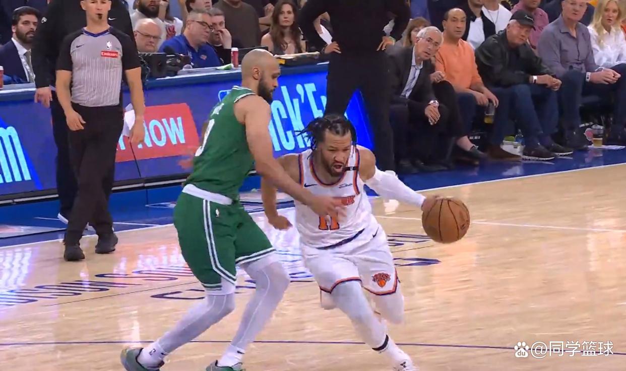 PG电子线上登入-尼克斯队在客场击败活塞队，取得重要胜利