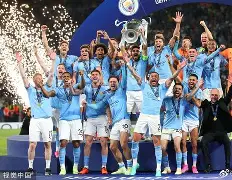 欧冠比赛激烈展开，球员展现技术