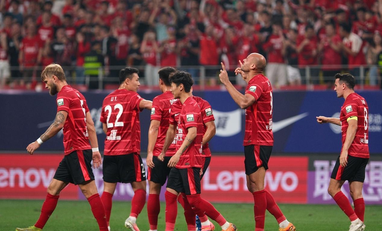 关于山东鲁能客场轻松击败上海申鑫，取得胜利的信息